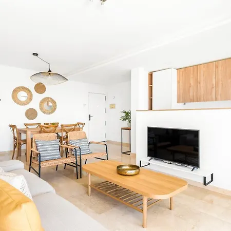 With Terrace And Private Parking Radazul