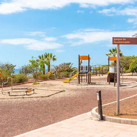 Apartment With Terrace And Private Parking Radazul