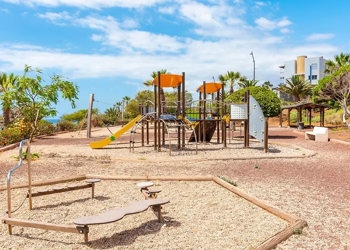 With Terrace And Private Parking דירה *