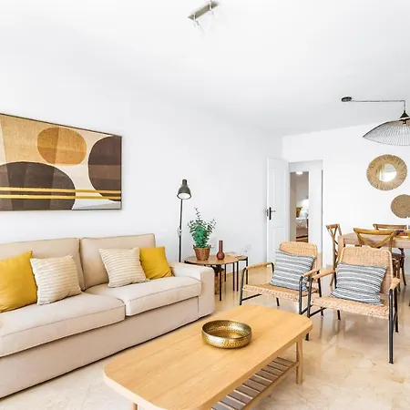 With Terrace And Private Parking Radazul