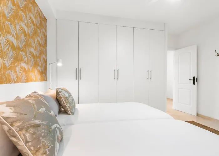 Apartamento With Terrace And Private Parking