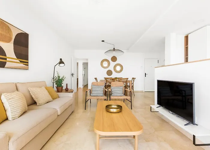 Διαμέρισμα With Terrace And Private Parking Radazul