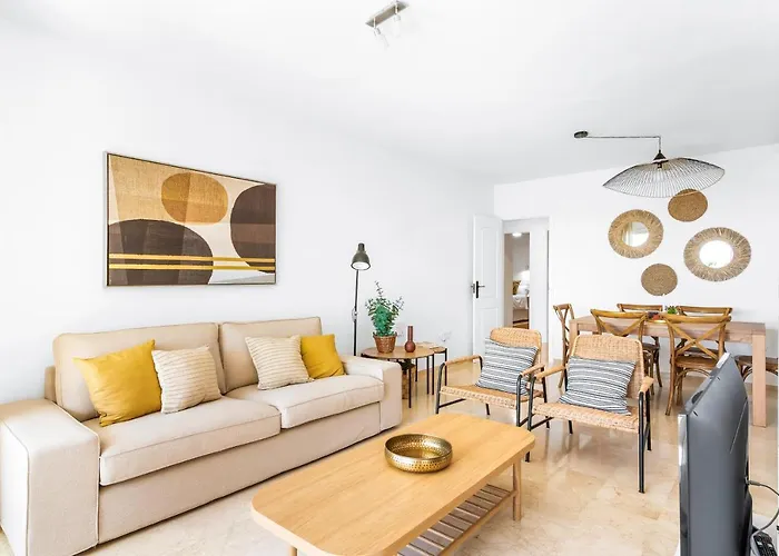 With Terrace And Private Parking Radazul