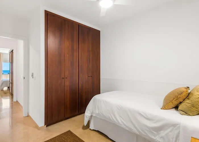 With Terrace And Private Parking Radazul